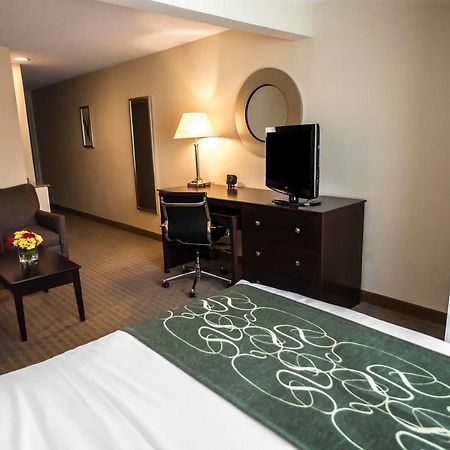 Comfort Suites University Area Notre Dame-Саут-Бенд Екстер'єр фото