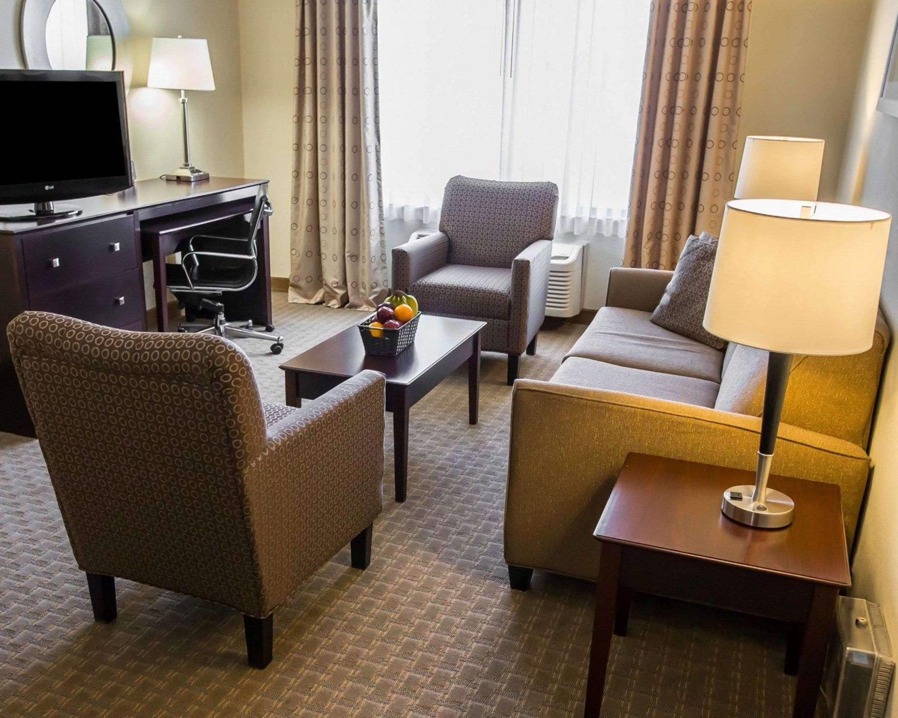 Comfort Suites University Area Notre Dame-Саут-Бенд Екстер'єр фото